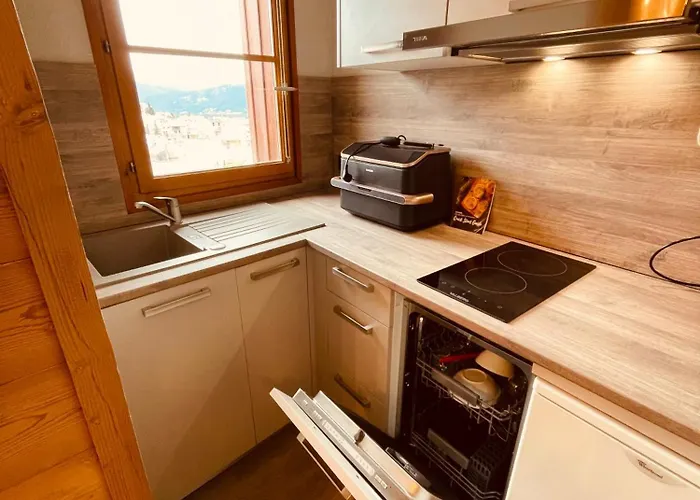 T2, 20m Des Pistes, En Relooking Les Angles (Pyrenees-Orientales)